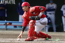 15年目の大黒柱・會澤翼の復帰がチームにもたらした「安心感」と「采配の変化」<br />