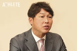カープOB新井貴浩が語る、少年時代の衝撃シーン。「翌日から小学校でバク宙が大流行した」
