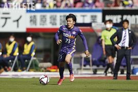 17連戦の激闘の果てに見えた光。鮎川峻・東俊希、若手の躍動から感じるサンフレッチェの明るい未来