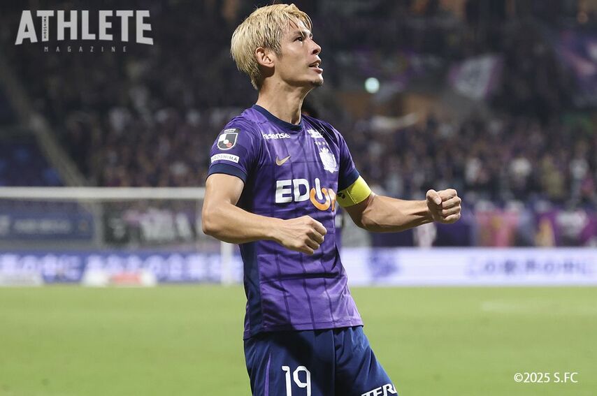 <div class="caption">先制ゴールをあげたキャプテン・佐々木翔</div>