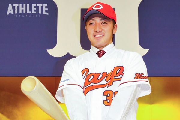 セール 広島東洋カープ 菊池涼介選手 Carp ゴールデングラブ受賞記念サイン色紙 記念グッズ Williamsav Com