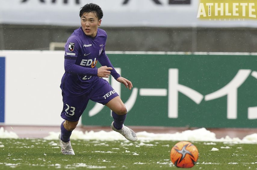 【鮎川峻インタビュー#2】サンフレOBの佐藤寿人氏も注目するストライカー候補。もっとエゴイストに得点を<br />