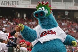 【カープ】スラィリー30周年記念展示が明日26日からスタート！等身大パネルや歴代ユニホームが一堂に