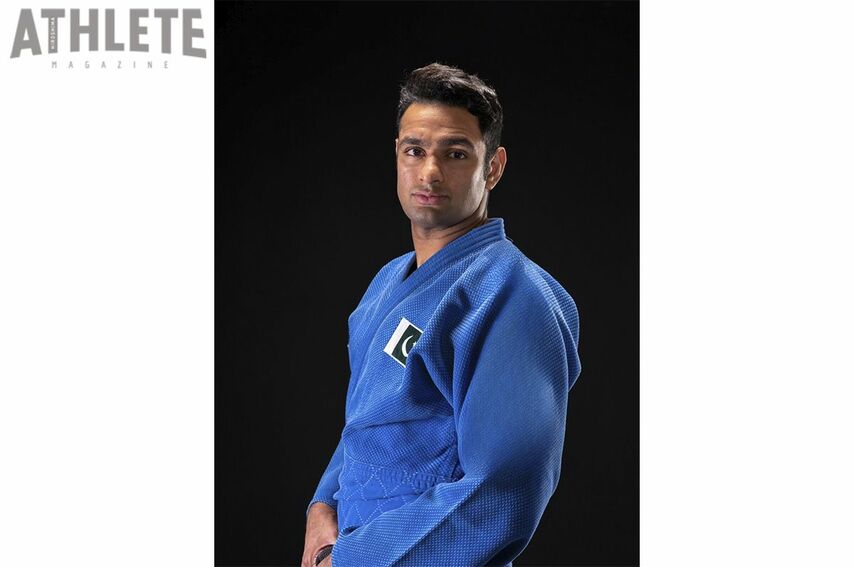 <div class="caption">リオ五輪にパキスタン代表として出場したシャーフセイン・シャーさん。選手団の旗手も務めた</div>