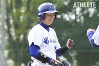 <div class="caption">川端慎吾選手（ヤクルト）の妹である川端友紀選手。日本初の兄妹プロ野球選手として、現在はエイジェック女子硬式野球部で選手兼コーチを務めている。</div>