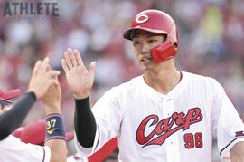 カープ・福地寿樹コーチが語る、中村奨成の変化と飛躍の舞台裏