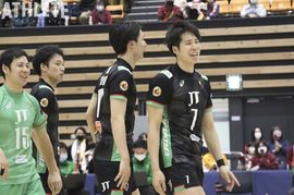 JTサンダーズ広島・新井雄大が真っ赤に染まったスタジアムで感じた “広島のパワー”