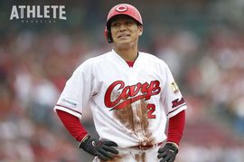 背番号『４』が駆け回る！ １試合に6盗塁。カープ・機動力野球の底力を紐解く