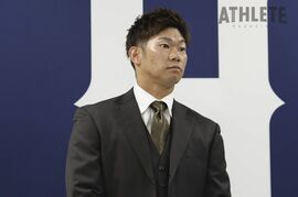 「良いシーズンだったとは言えない」カープ・坂倉将吾が契約更改。節目のプロ10年目に向け「野球がとにかく上手くなりたい」