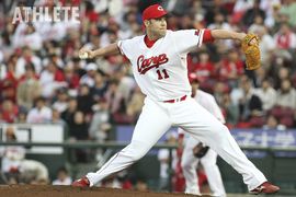 シーソー投法に早稲田三羽ガラス…、最強助っ人も背負った好投手の象徴【カープ背番号の系譜】