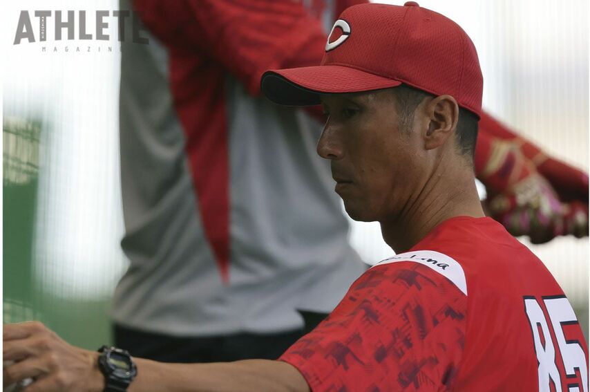 <div class="caption">大野練習場で若手選手たちの育成にあたってきた福地コーチ（写真は2025年撮影）</div>