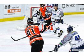 アイスホッケーアジアリーグ開幕　HC栃木日光アイスバックスが逆転で開幕戦を飾る