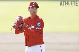 セットアッパー候補の島内颯太郎が1年間投げ抜いてきた、ストレートを活かす“ある変化球”【INTERVIEW】<br />