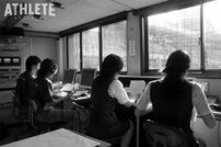 <div class="caption">旧広島市民球場アナウンス室の様子</div>