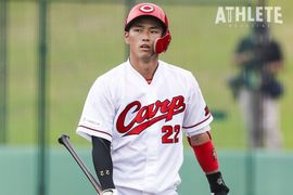 「1球で仕留める力が足りない」。広島の星・中村奨成が一軍初打席で痛感した課題