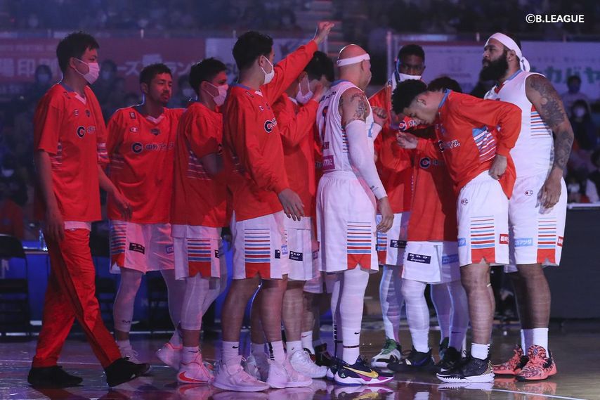 B2時代のライバルに肉薄も、広島がまたも終盤に崩れ島根に惜敗