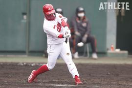 苦労人・上本崇司のスタメン抜擢は佐々岡監督のファインプレー【カープOB・笘篠賢治氏のコラム】<br />