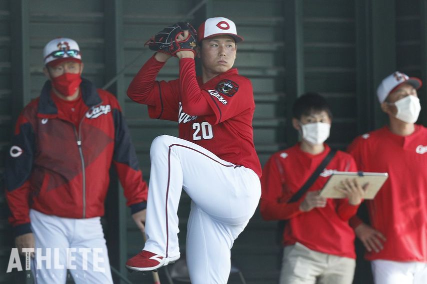 元ドラ1右腕から教わった“投手としての全て”。栗林の未来を変えた山内コーチの存在【栗林良吏の1年目の言葉-ドラフト直後の取材より-#2】<br />