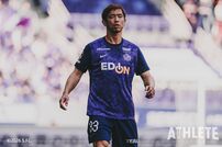 <div class="caption">プロ16年目のシーズンを迎えた塩谷司。最終ラインの一角として広島の堅守を支えている</div>