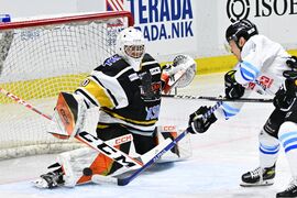 地元期待の星！ H.C.栃木日光アイスバックスGK大塚一佐がプロ初先発初勝利。チームは首位浮上。