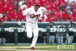 カープ25年ぶり優勝を陰で支えた選手会長。ロッテの小窪哲也が現役引退。