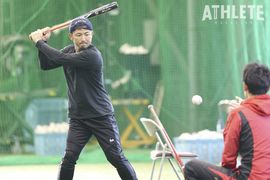 リーグ連覇の裏で受けた戦力外通告。12年在籍の地元球団に別れ【元カープ・梵英心の野球人生 #6】