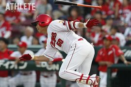 初代はなんと伝説の総監督。石本秀一氏から始まったカープ背番号の系譜