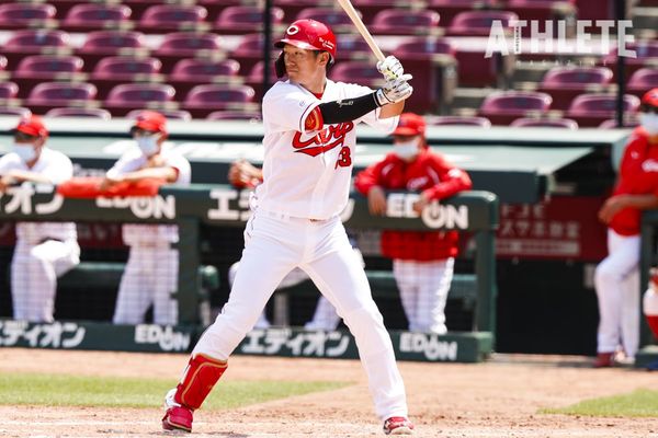 カープ西川龍馬、プロ初の4番スタメンで2点タイムリー。「割り当て