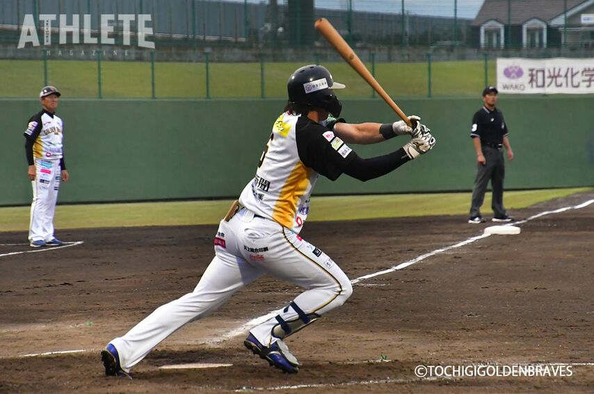 <div class="caption">初回にホームランを放った、栃木ゴールデンブレーブス鈴木智也選手</div>