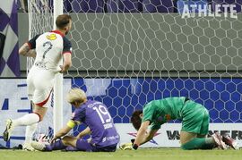 「自分たちのサッカーを見せることができなかった」サンフレッチェ広島・スキッベ監督が試合後会見で口にした名古屋・鹿島戦の課題