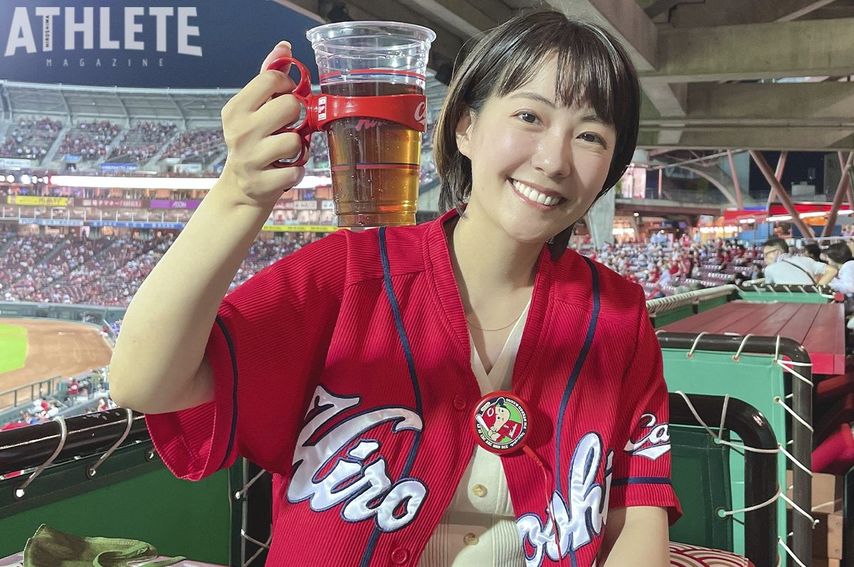 うえむらちかのカープグッズ特命調査班・File11<br />「片手でカップ2つ持ち⁉︎カープ観戦やキャンプにオススメのアイデアグッズ」<br />