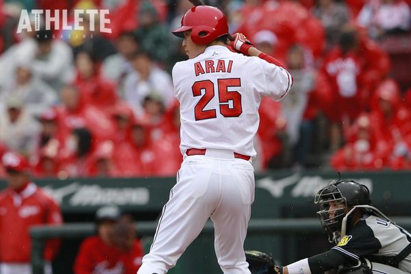 涙のfa移籍から9年 主 の元に戻った背番号 カープ背番号の系譜 Carp 編集部コラム 広島アスリートマガジン