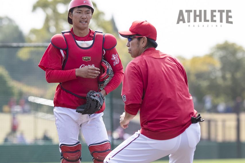 カープ倉義和コーチが語っていた、ルーキー当時の捕手・中村奨成の評価<br />