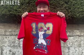 我善導の“週刊”カープTシャツコレクション~100枚目~<br />記念すべき100枚目は鈴木誠也の100号メモリアルアーチを記念した1枚