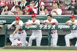 名遊撃手であり連覇を支えた名コーチ。現役時代の石井琢朗が語った“逆襲のカープ”