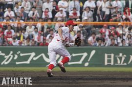 「捕る形は汚いし、むちゃくちゃうまいわけでもない」。プロ1年目当時の元カープ・梵英心が語った『らしさ』とは