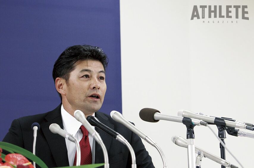 <div class="caption">監督就任会見の様子。のちに、球団史上初の『三連覇』へチームを導いた</div>