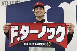 カープ・新外国人投手ターノックが入団会見。「1年間を通して、ケガをせず自分のパフォーマンスを継続したい」