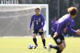 キャンプ中、特に充実しているように見えた、サンフレッチェが誇る2人のベテラン《吉田安孝の紫風堂々》<br />