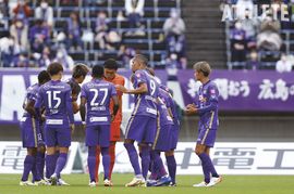 J1残留を引き寄せた不屈の男。バトンを託された沢田監督に課せられた使命とは《吉田安孝の紫風堂々》<br />