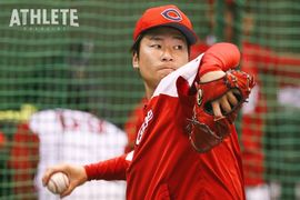 カープ島内颯太郎が切り開く新境地。こだわりの直球で三振の山を築く