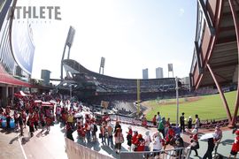 その名も・・・“ユッタリーナ”!! 　今年もマツダスタジアムに新座席が登場