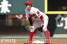 ショートで感じたビッグプレーが生まれる理由。小園海斗が菊池涼介から学んだ守備の極意【SELECT INTERVIEW】