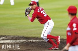 史上2人目の「300犠打＆100本塁打以上」。最強の2番打者・菊池涼介の“すごさ”の秘密【カープ歴代記録列伝#1〜犠打〜】<br />