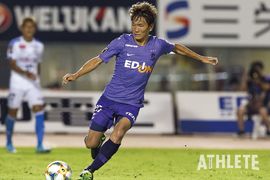 上位対決は名古屋に軍配。J1記録更新に貢献する稲垣祥のサンフレ時代