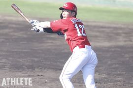 プロ初スタメンは悔しい結果に。一軍の洗礼を受けた持丸泰輝に期待したい反骨心【カープOB・木村昇吾のコラム】<br />