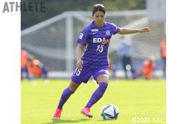 【レジーナ・小川愛インタビュー】海外での暮らしとスポーツ一筋の学生時代が自信と指針に。急成長を続けるMF<br />