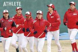 キャンプインと同時に152キロを計測。非凡な才能を見せるカープのドラ4右腕