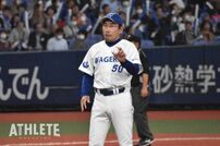 <div class="caption">エイジェック男子硬式野球部・難波貴司監督</div>