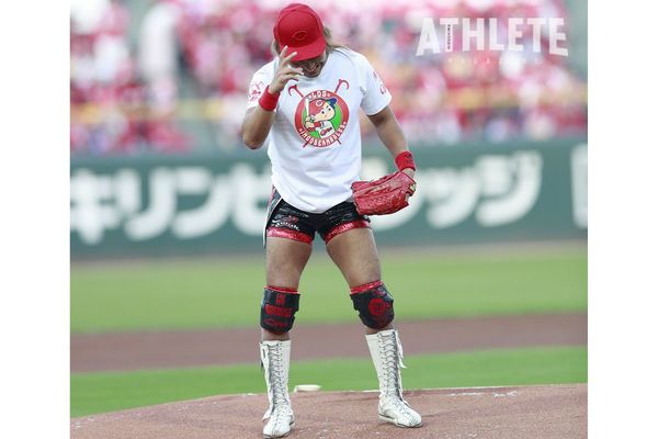 Me Gusta La Carp 内藤哲也の制御不能なカープ愛第26試合 アウトローにズドン 熱烈カープ党が始球式 再登板を猛アピール Carp 著名人コラム 広島アスリートマガジン